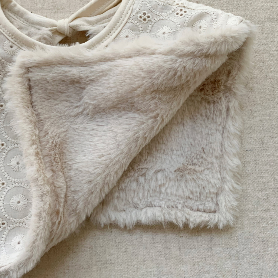 リバーシブルビブ (キッズ用) | Mink Warmer Bib (Kids)