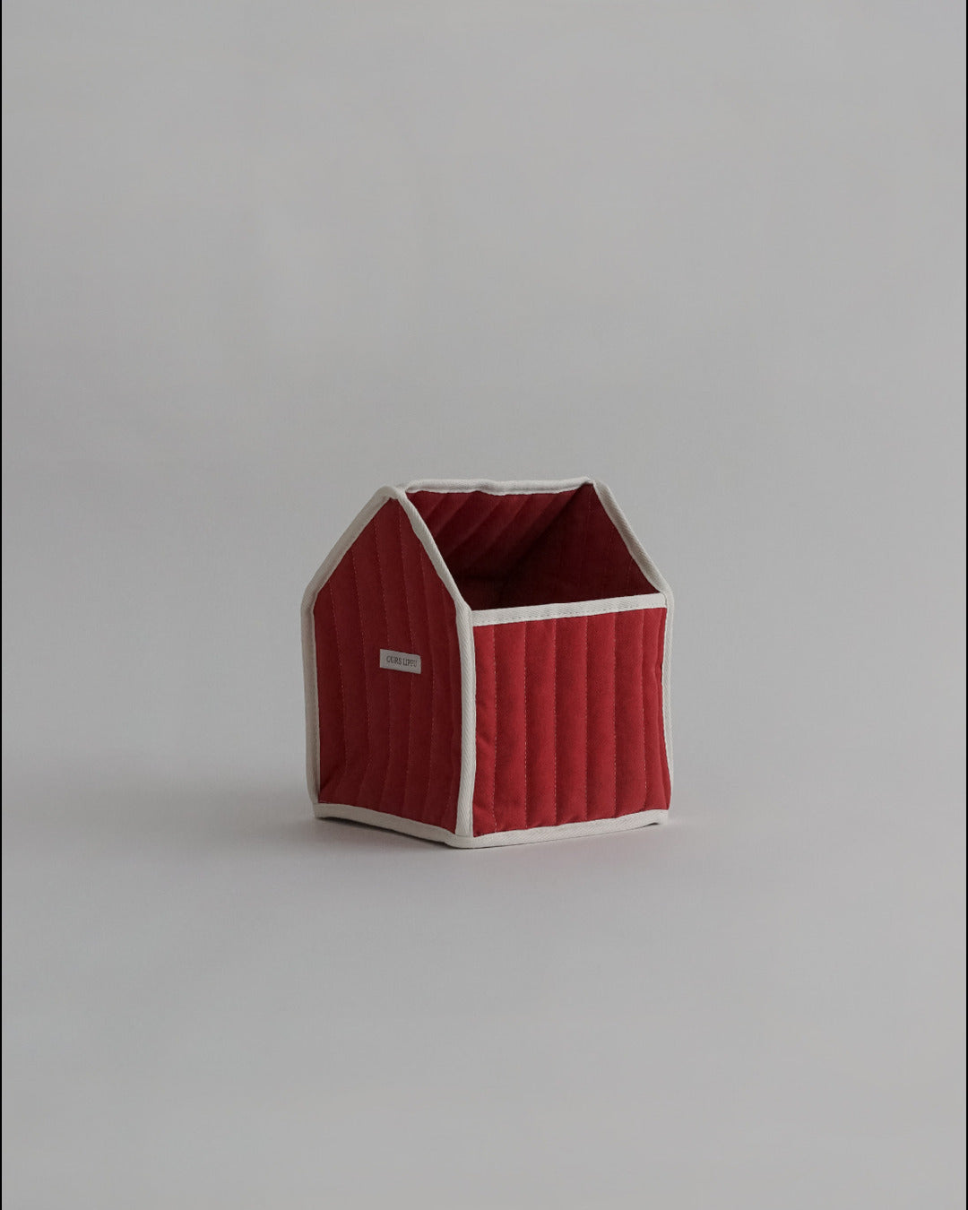 トイハウス レッド Sサイズ / Toy House Red S