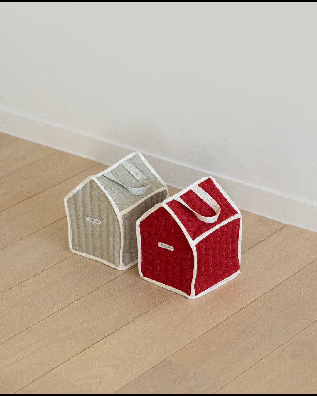 トイハウス レッド Sサイズ / Toy House Red S