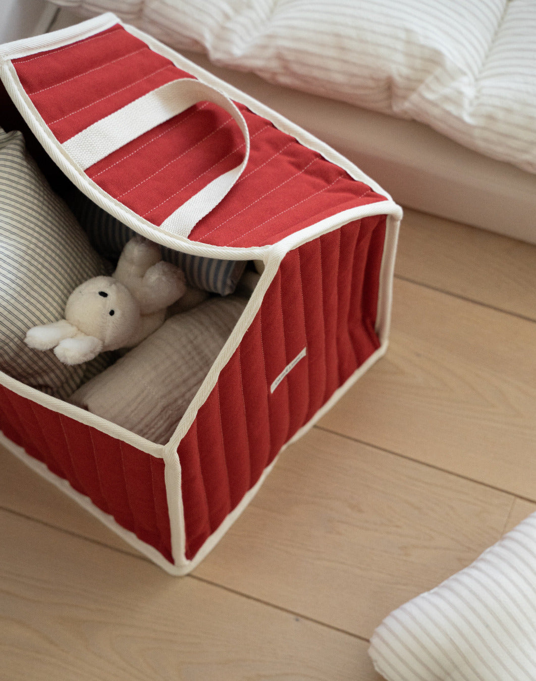 トイハウス レッド Lサイズ / Toy House Red L