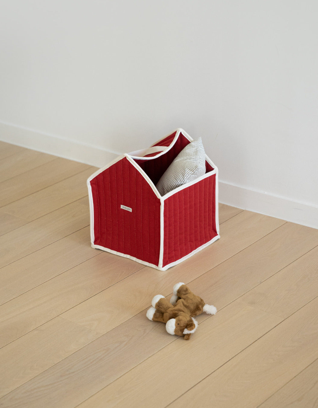 トイハウス レッド Lサイズ / Toy House Red L