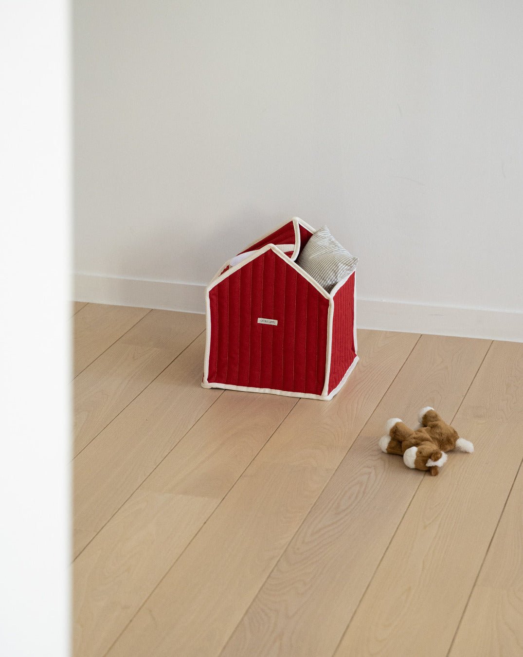 トイハウス レッド Lサイズ / Toy House Red L