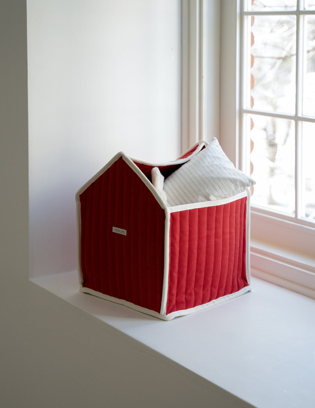 トイハウス レッド Lサイズ / Toy House Red L