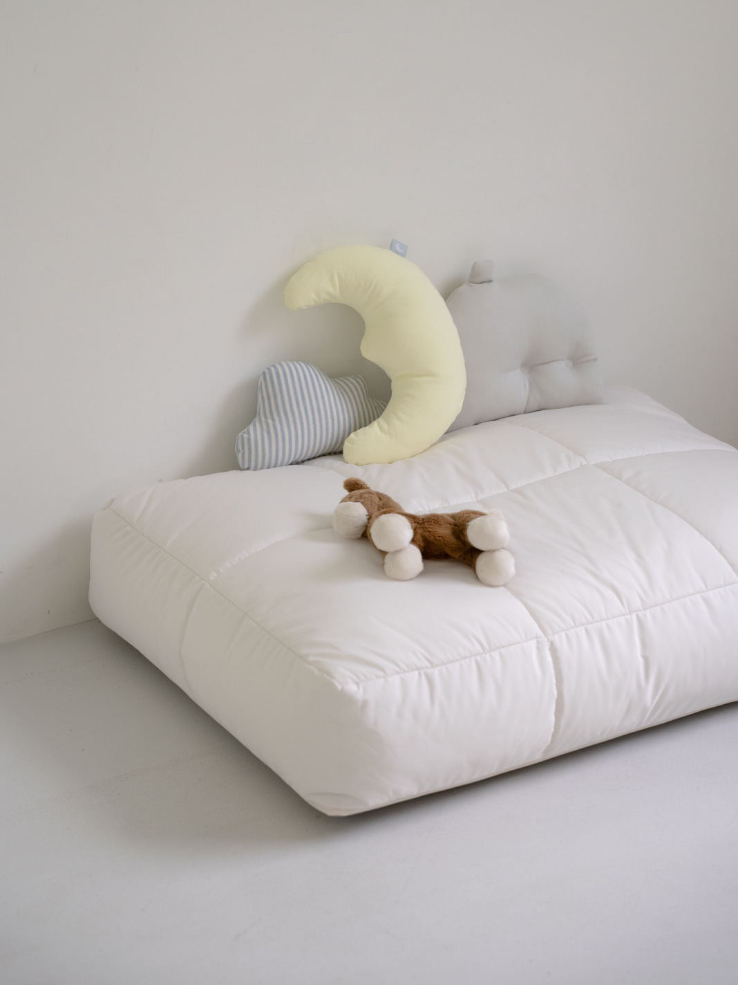 インフォーマル ベッド 3X2 ホワイト / Informal Bed 3X2 White