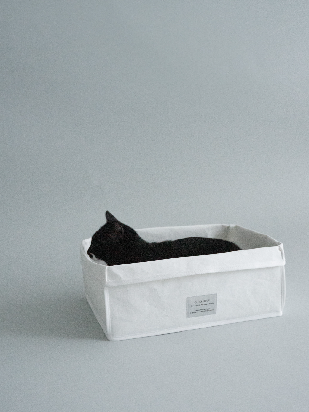 スリープバッグスクエア + ボックス スクラッチャー付き | Sleep Bag Square + Box Scratcher