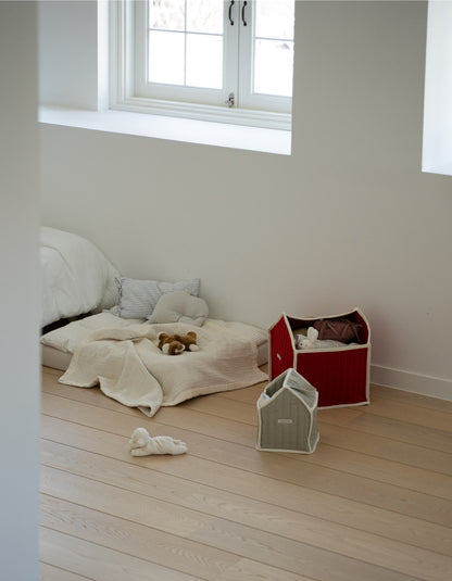 トイハウス レッド Lサイズ / Toy House Red L